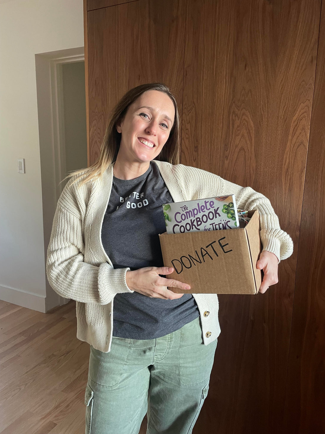 Chloe- a mom, wife, educator, and professional declutter coach.