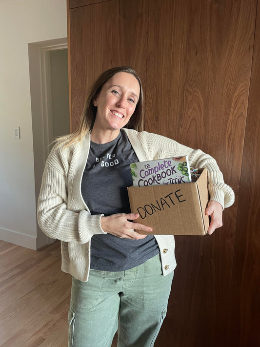 Chloe- a mom, wife, educator, and professional declutter coach.